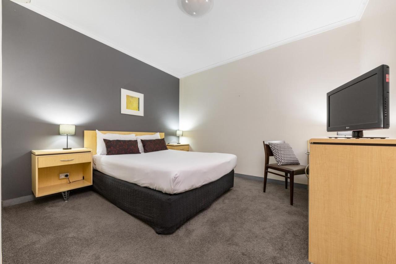 Frontier Hotel Даруин Екстериор снимка