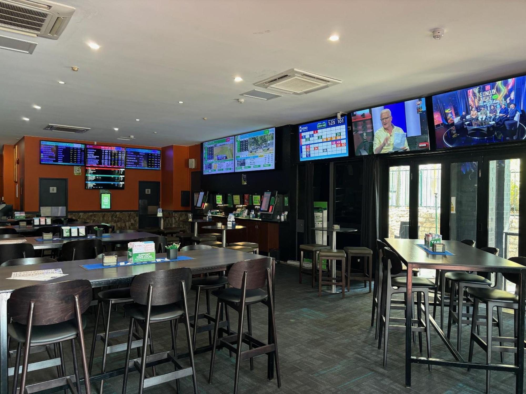 Frontier Hotel Даруин Екстериор снимка