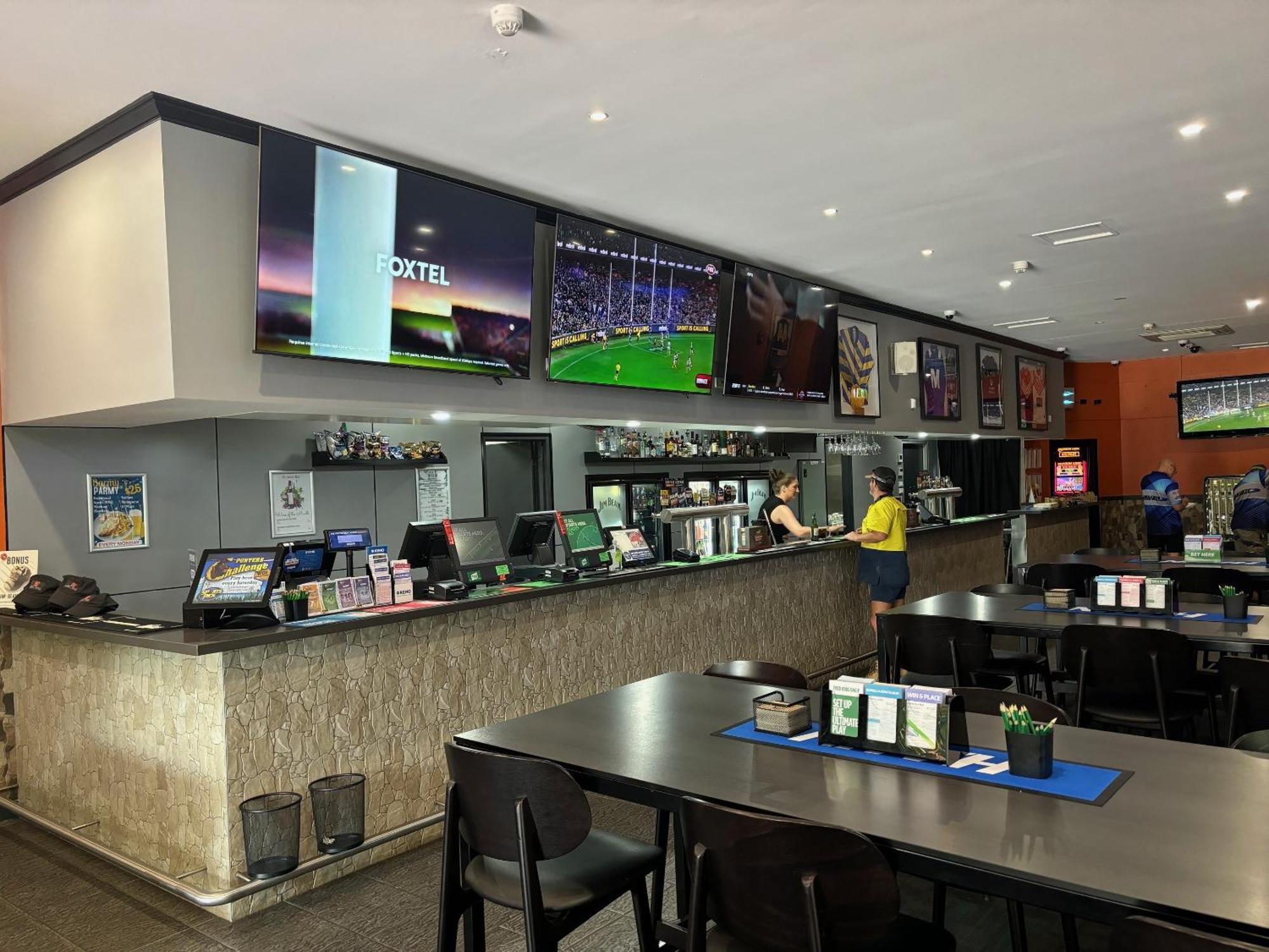 Frontier Hotel Даруин Екстериор снимка