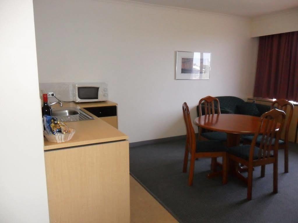 Frontier Hotel Даруин Екстериор снимка